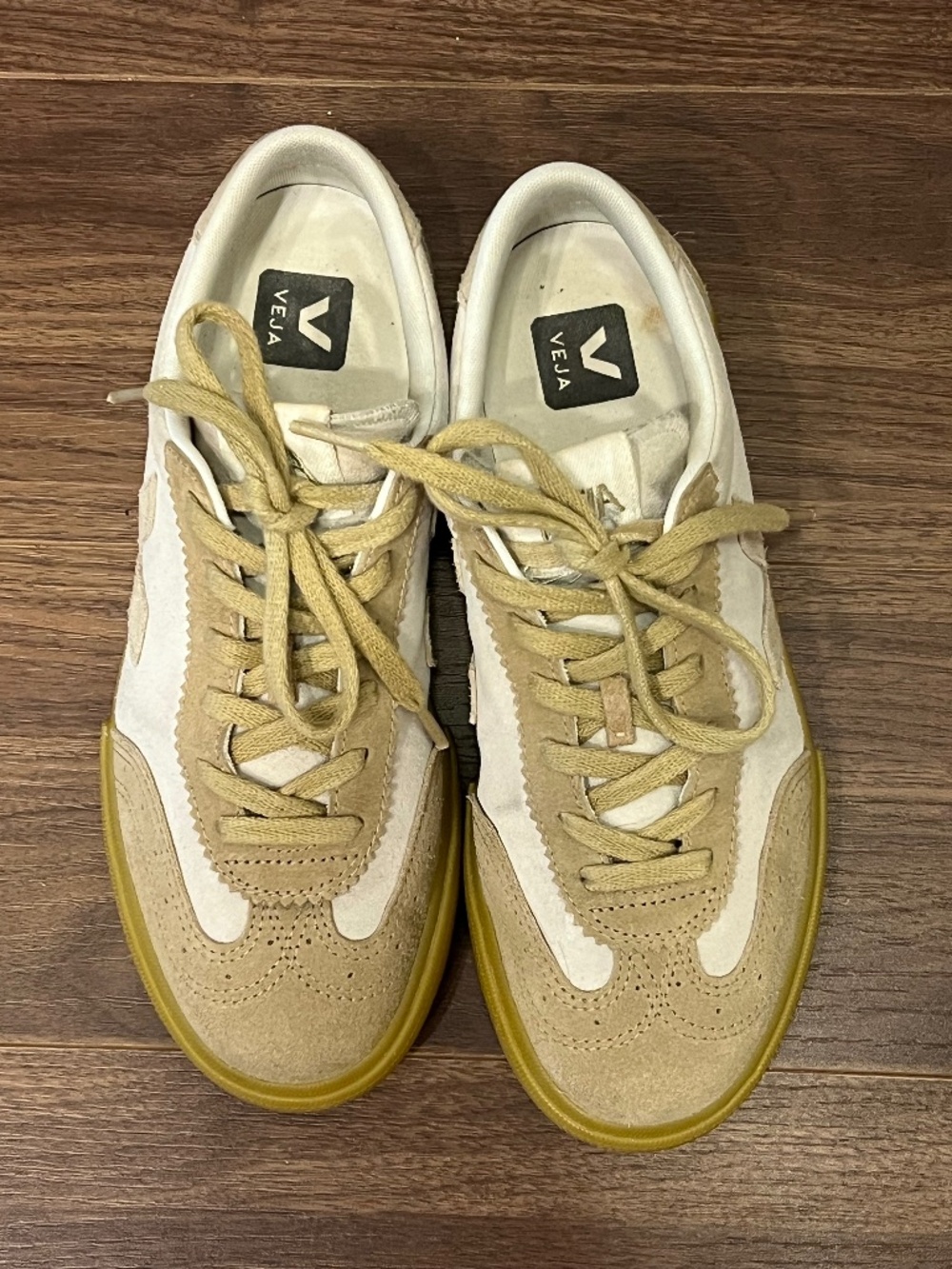 VEJA Volley Suede & Canvas Low Top Sneakers White Beige Size 8 / 39